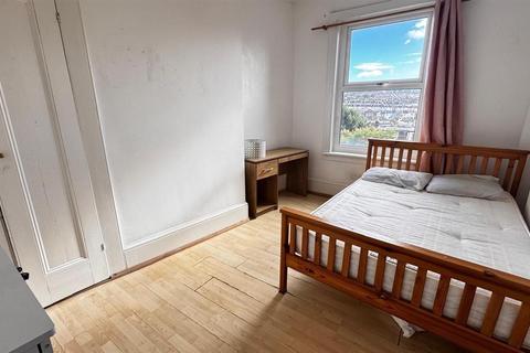 3 bedroom maisonette to rent, Roundhill Crescent, Brighton