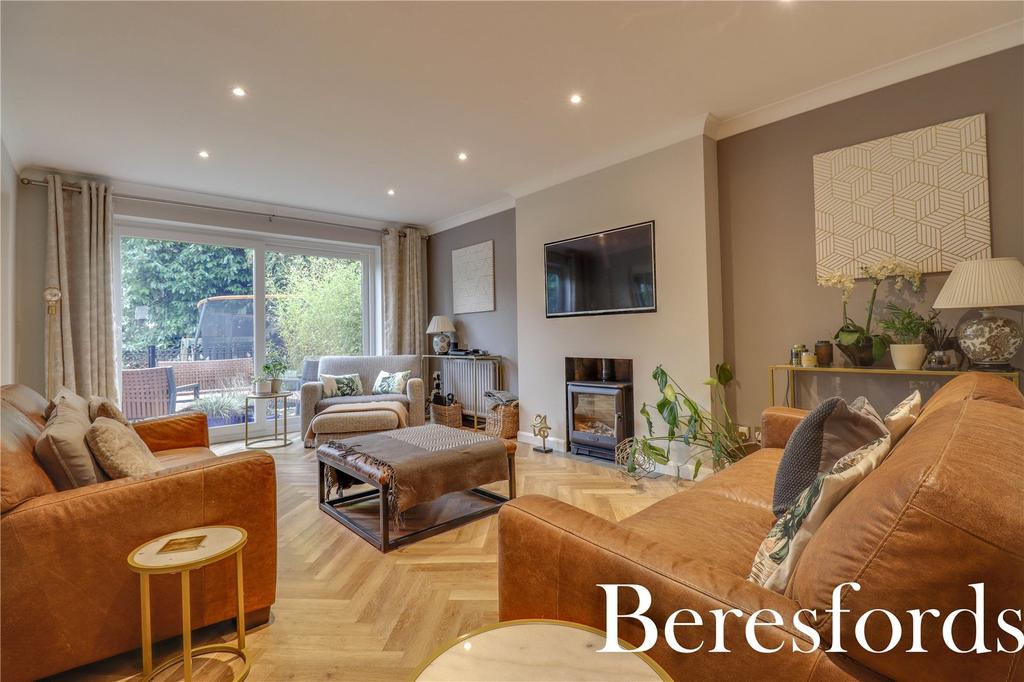 Park Avenue, Hutton, CM13 4 bed detached house £1,250,000