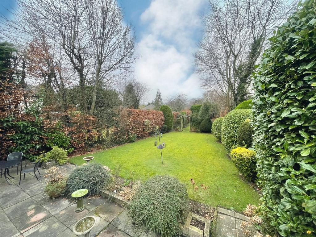 Daylesford Crescent, Cheadle 4 bed detached house for sale £795,000