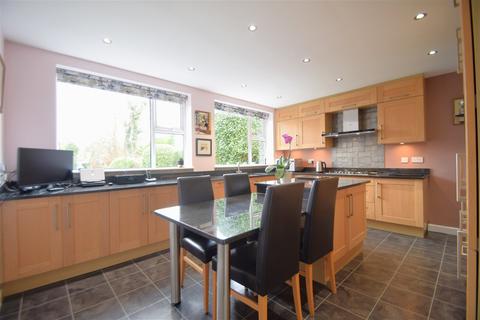 4 bedroom detached house for sale, Daylesford Crescent, Cheadle