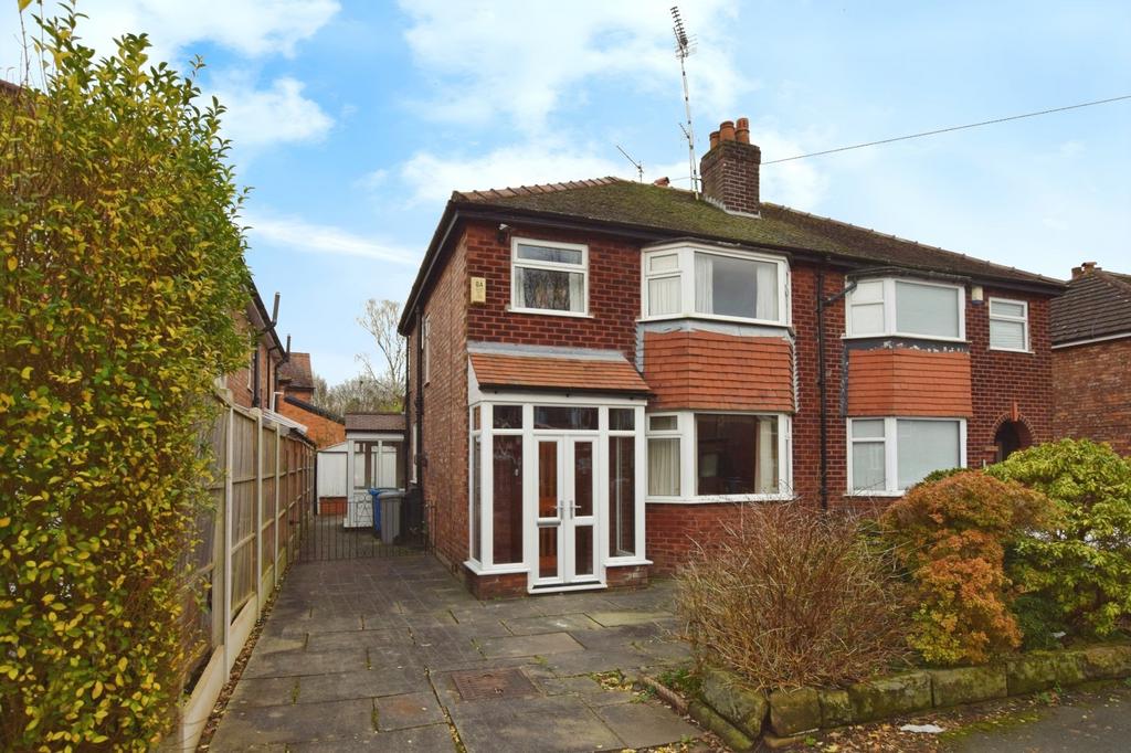 Elmridge Drive, Hale Barns... 3 bed semidetached house £380,000