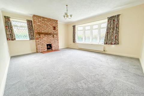 2 bedroom bungalow for sale, High Street, East Butterwick, North Lincolnshire, DN17