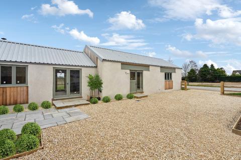 2 bedroom bungalow for sale, Little Sturt Studio, Sturt Farm, Oxford Road, Burford, Oxfordshire, OX18