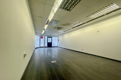 Retail property (high street) to rent, Southport PR8