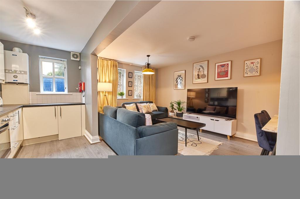 Lounge/Kitchen