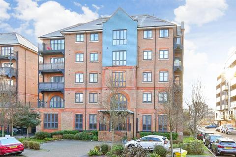 2 bedroom flat for sale, Cannons Wharf, Tonbridge, Kent