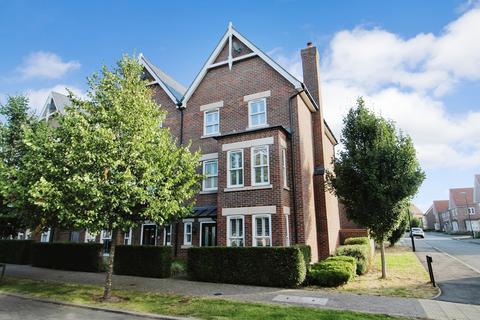 5 bedroom semi-detached house for sale, Wyvern Way, Burgess Hill, West Sussex. RH15 0GA