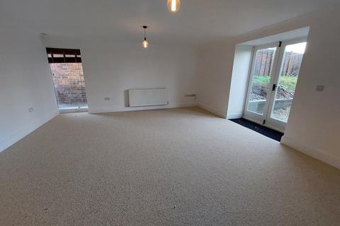 4 bedroom detached house to rent, Old Brampton, Chesterfield, Derbyshire