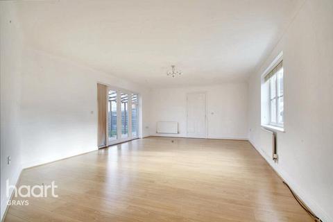 undefined, Caspian Way, Purfleet