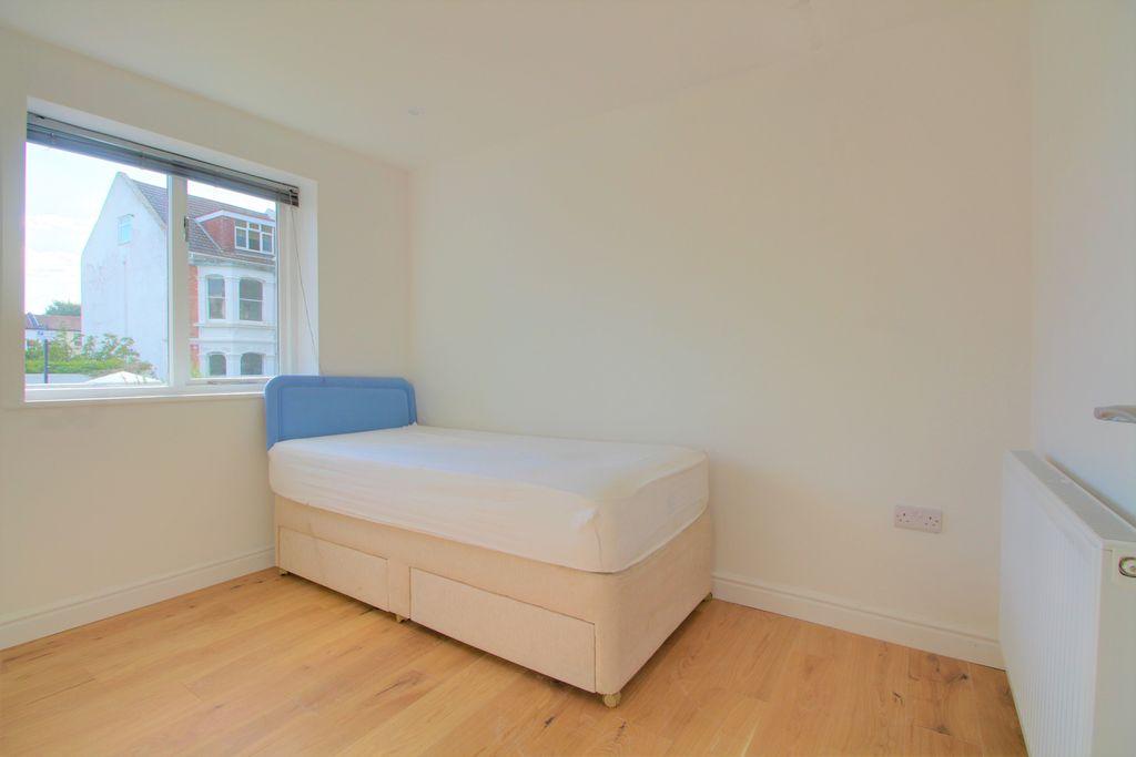 Bedroom 2 (Double)