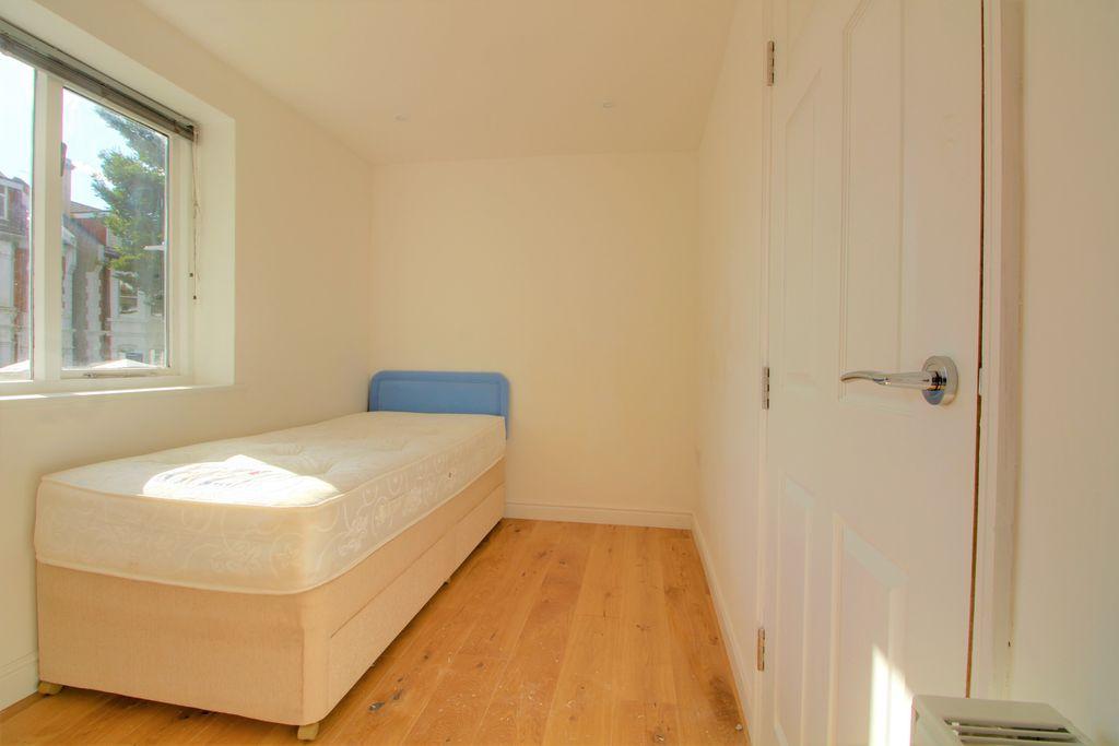 Bedroom 3 (Double)