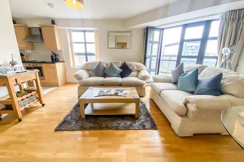 2 bedroom apartment to rent, Junction House :: City Centre