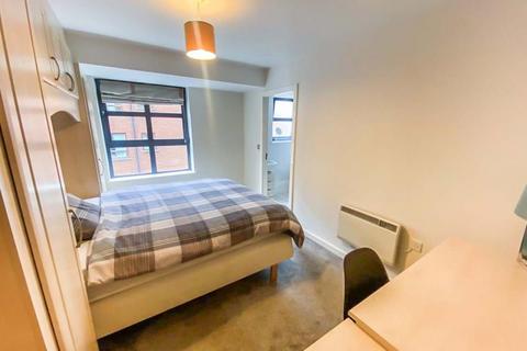 2 bedroom apartment to rent, Junction House :: City Centre