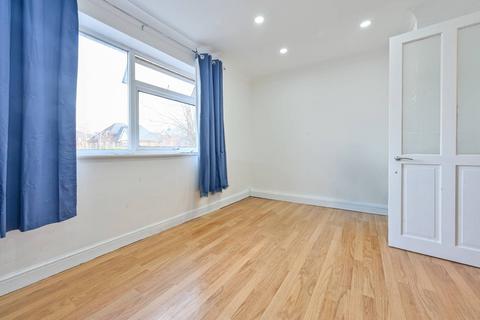 2 bedroom maisonette for sale, Eastbrook Close, Woking, GU21