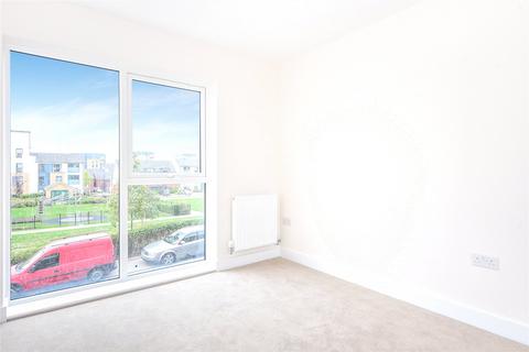 undefined, Longships Way, Reading, Berkshire, RG2
