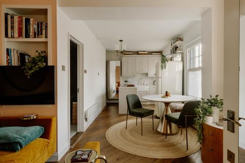 Flat 7, 1b Clarence Place, London, E5 8HY