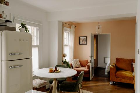 Flat 7, 1b Clarence Place, London, E5 8HY