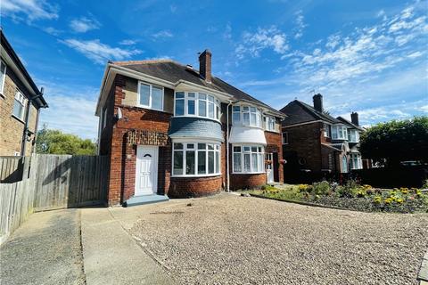 3 bedroom semi-detached house for sale - Holt Drive, Loughborough, Leicestershire