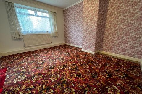 18 Farnsworth Close, Ashton-under-lyne, OL7 9BN