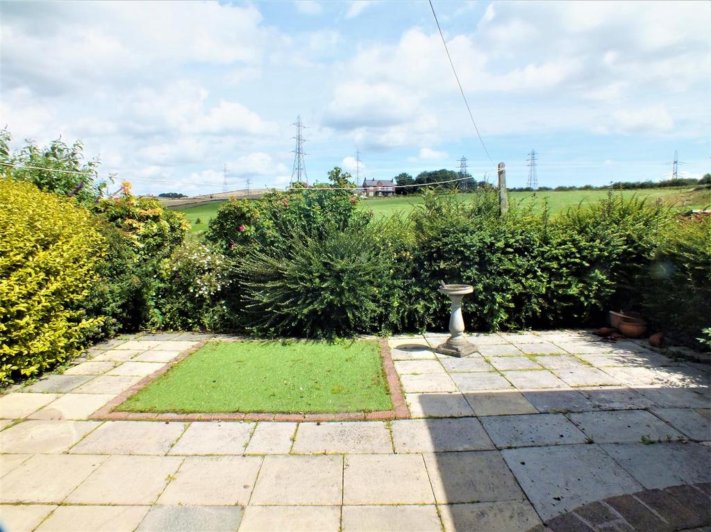 Broadhill Road, Stalybridge SK15 2 bed semidetached bungalow for sale