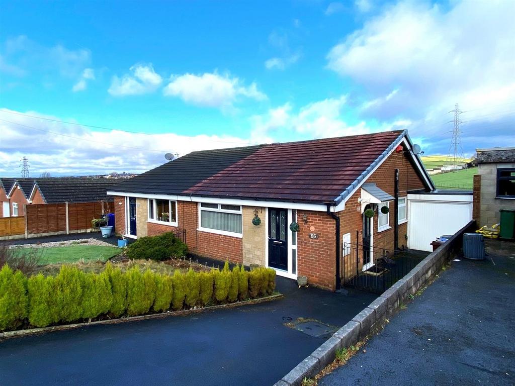 Broadhill Road, Stalybridge SK15 2 bed semidetached bungalow for sale £210,000