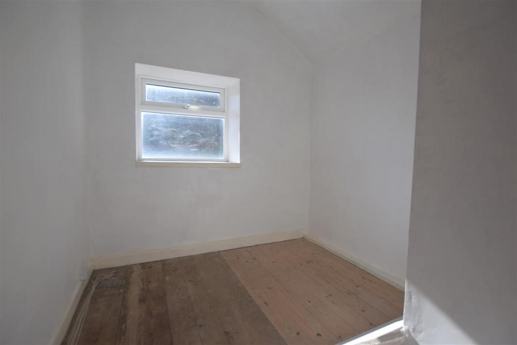 Holly Bank Bed 3.jpg