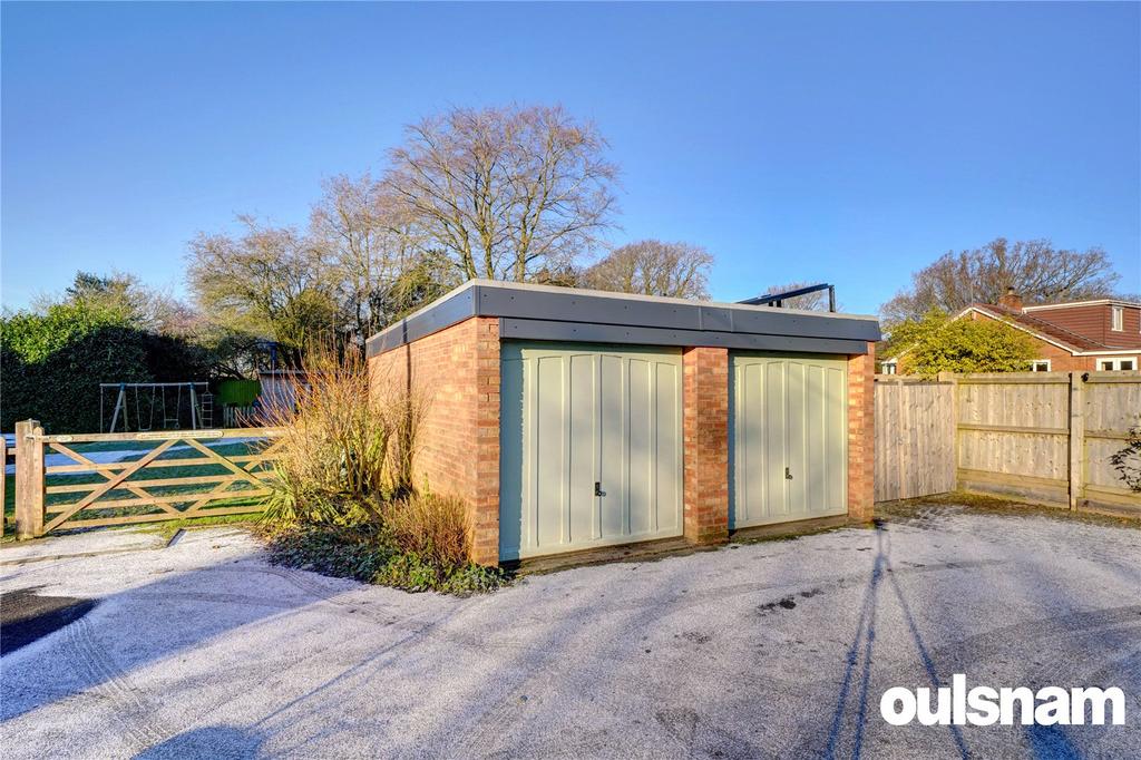 Hewell Lane, Tardebigge, Bromsgrove, Worcestershire, B60 3 bed semi