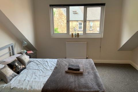 6 bedroom terraced house to rent, Bower Road, Sheffield S10