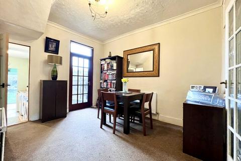 2 bedroom terraced house for sale, Chase Road, Brentwood CM14