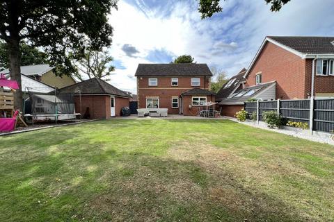 4 bedroom detached house for sale, Sullivan Way, Basildon SS16