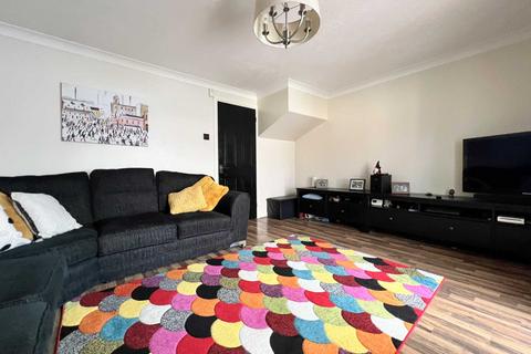 8 Mopsies Road, Basildon, SS14 1GA