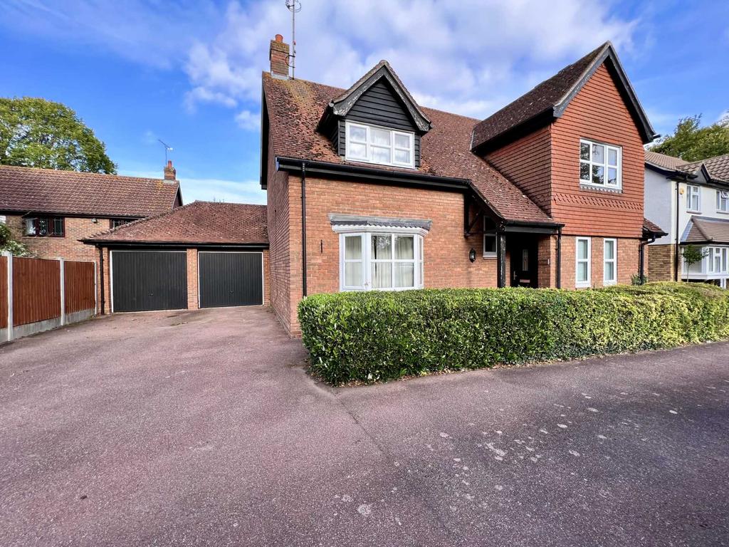 Bradwell Green, Brentwood CM13 4 bed detached house for sale £750,000