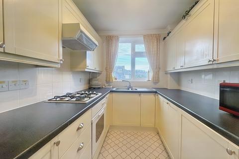 2 bedroom flat for sale, 28 Marine Parade, Hythe, Kent. CT21