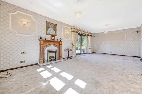 4 bedroom detached house for sale, Spring Pond Meadow, Brentwood CM15