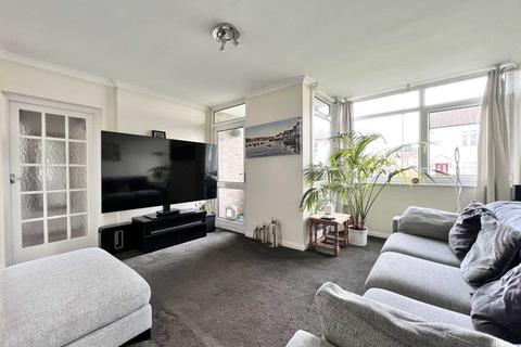 2 bedroom apartment for sale, Pompadour Close, Brentwood CM14