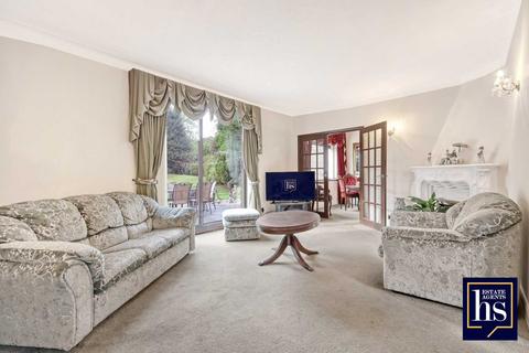 3 bedroom detached house for sale, Ingrave Road, Brentwood CM13