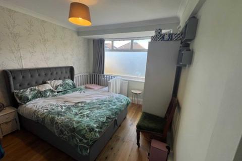 2 bedroom maisonette for sale - Doddinghurst Road, Brentwood CM15