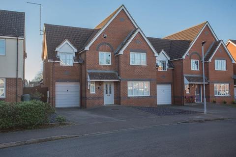 4 bedroom detached house for sale, Marconi Drive, Yaxley, Peterborough, Cambridgeshire. PE7 3ZR
