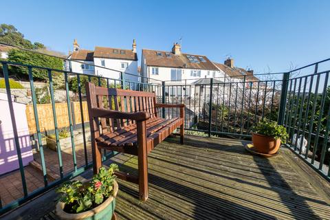 3 bedroom end of terrace house for sale, Uttons Avenue, Leigh-On-Sea, SS9