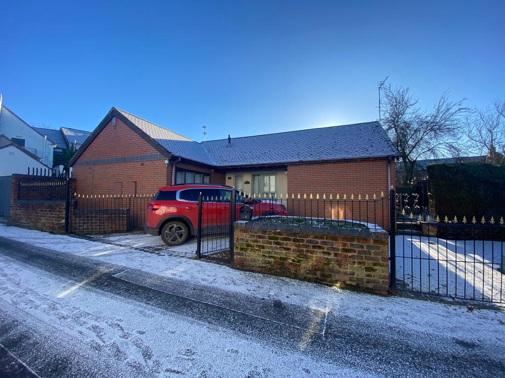 Dean Hollow, Audley, StokeonTrent 2 bed bungalow for sale £225,000