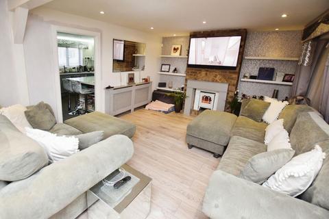 210 Lyndhurst Road, Corringham, Stanford-le-hope, SS17 7SP