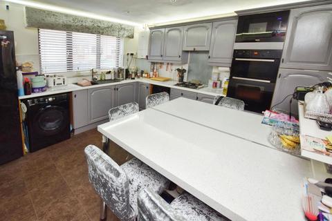 210 Lyndhurst Road, Corringham, Stanford-le-hope, SS17 7SP