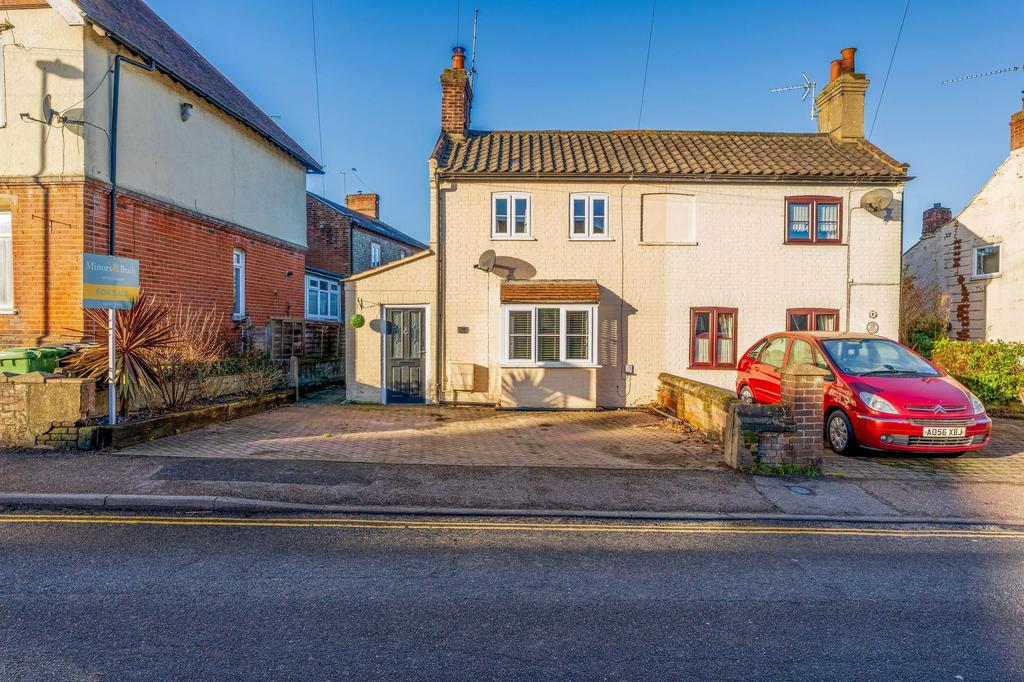 Pound Road, North Walsham, NR28 2 bed semidetached house for sale £