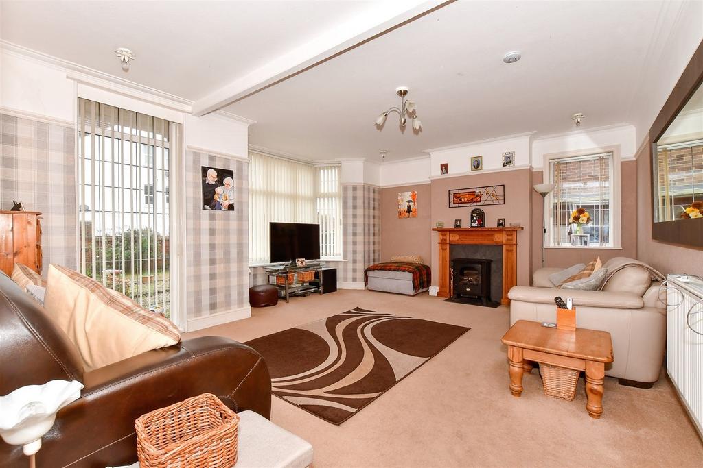 Cuthbert Road, WestgateOnSea, Kent 4 bed detached house for sale £