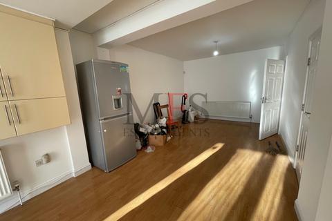 6 bedroom house to rent, The Heights, Northolt, UB5