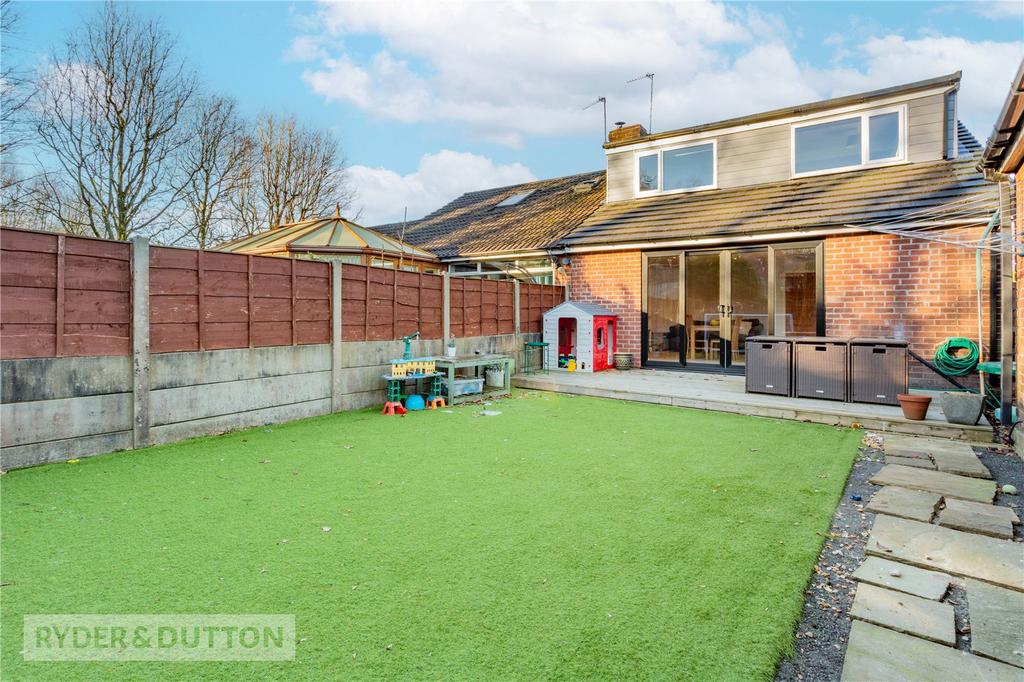 Cecil Street, Royton, Oldham, Greater Manchester, OL2 3 bed semi