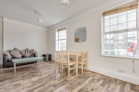 4 bedroom flat to rent, Falcon Road, London