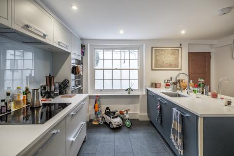 25 Allingham Street, London, N1 8NX