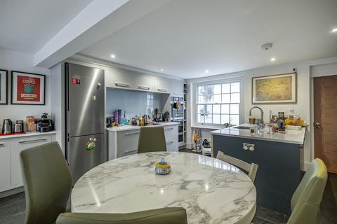 25 Allingham Street, London, N1 8NX