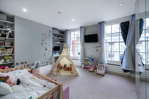 25 Allingham Street, London, N1 8NX